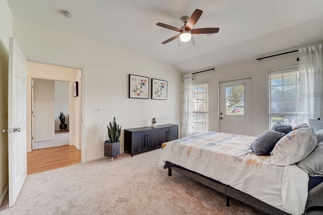 14_web_or_mls_E_Larkspur_St_014