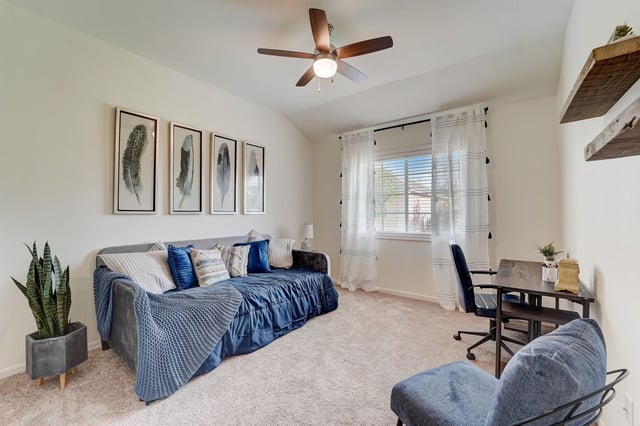 16_web_or_mls_E_Larkspur_St_016